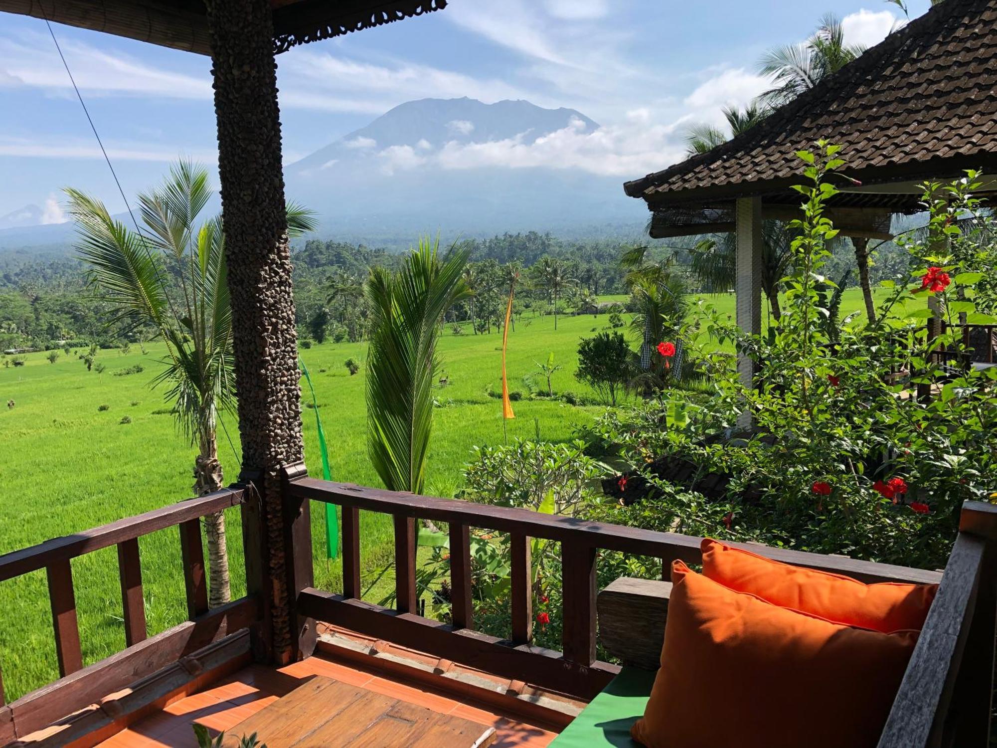 Great Mountain Views Villa Resort Selat Camera foto