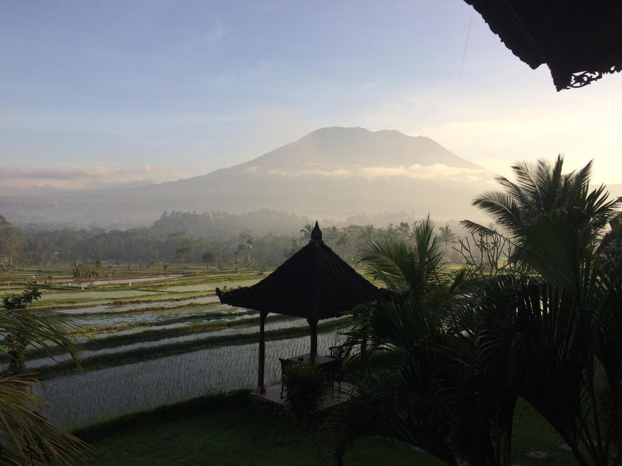 Great Mountain Views Villa Resort Selat Esterno foto