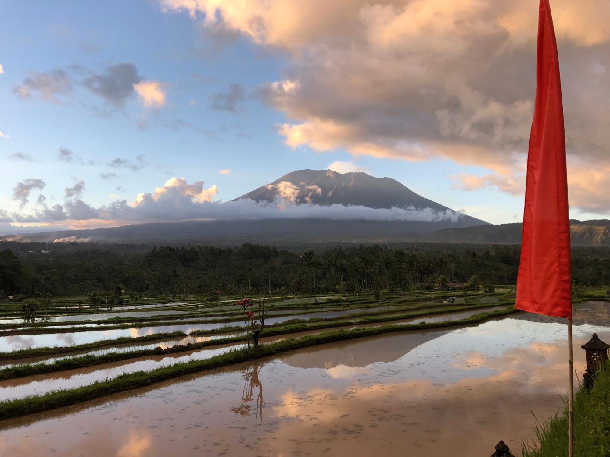 Great Mountain Views Villa Resort Selat Esterno foto