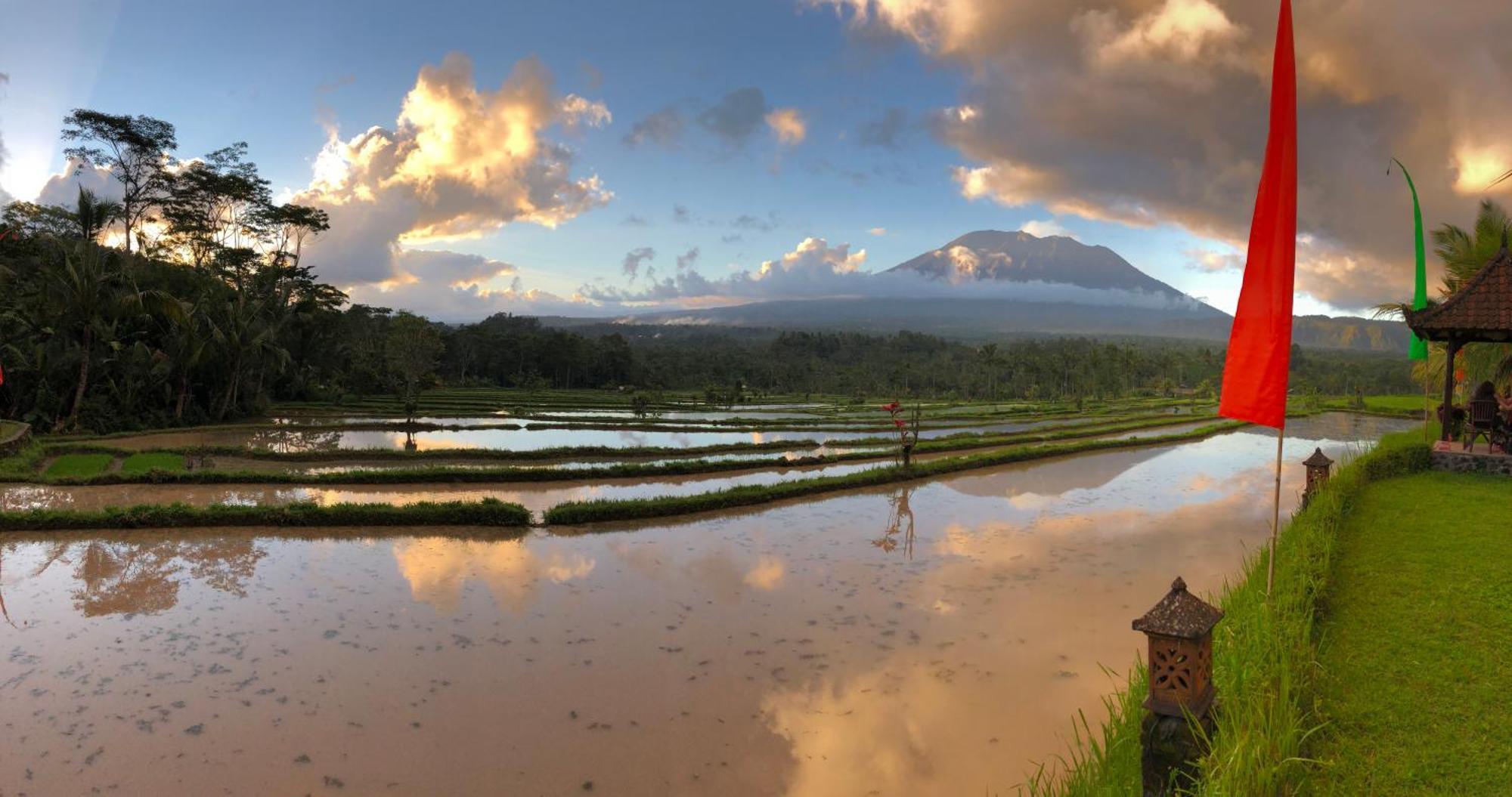 Great Mountain Views Villa Resort Selat Esterno foto